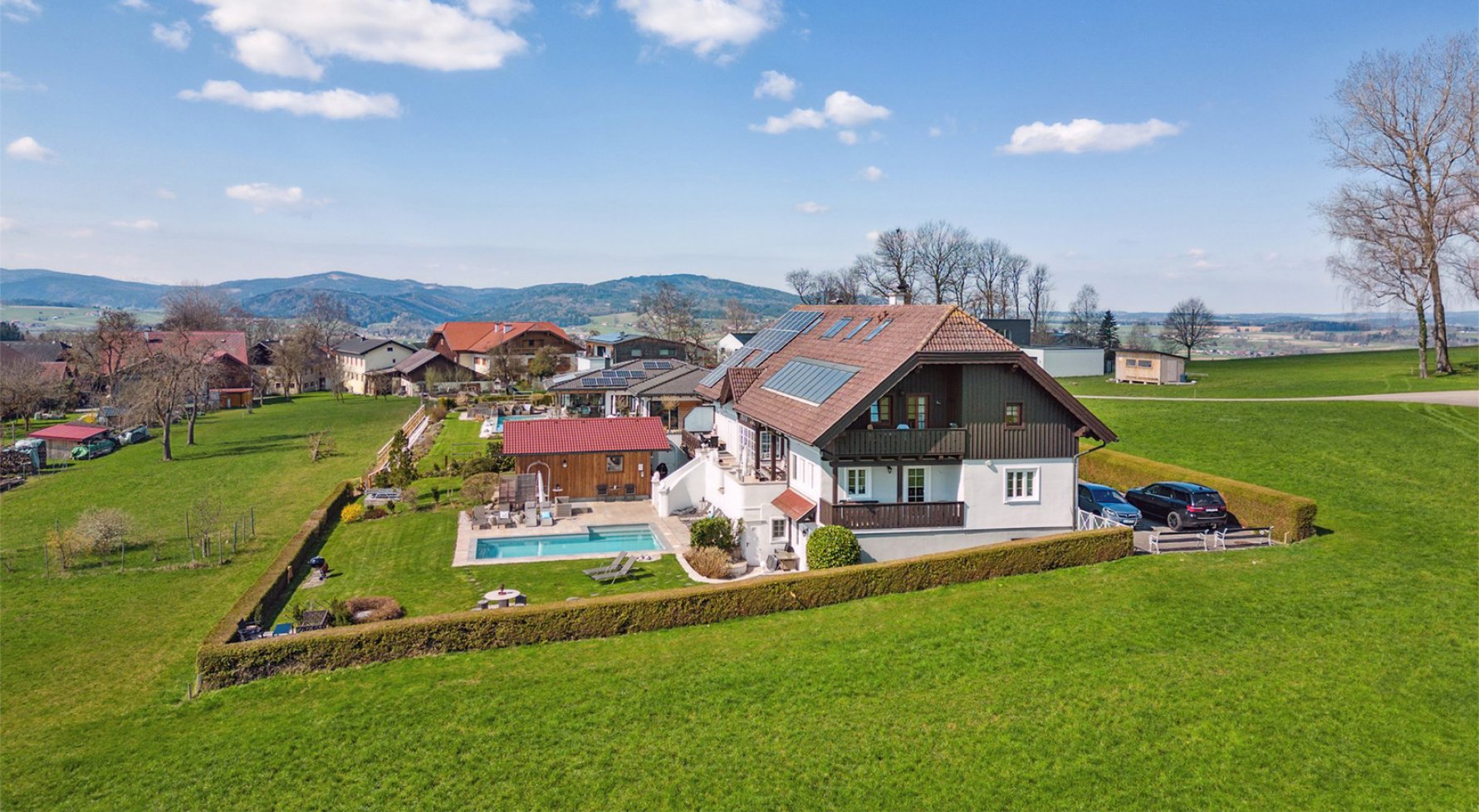 Property in 4880 Attersee - Berg im Attergau: WORK LIFE BALANCE - with spectacular lake view  - picture 1