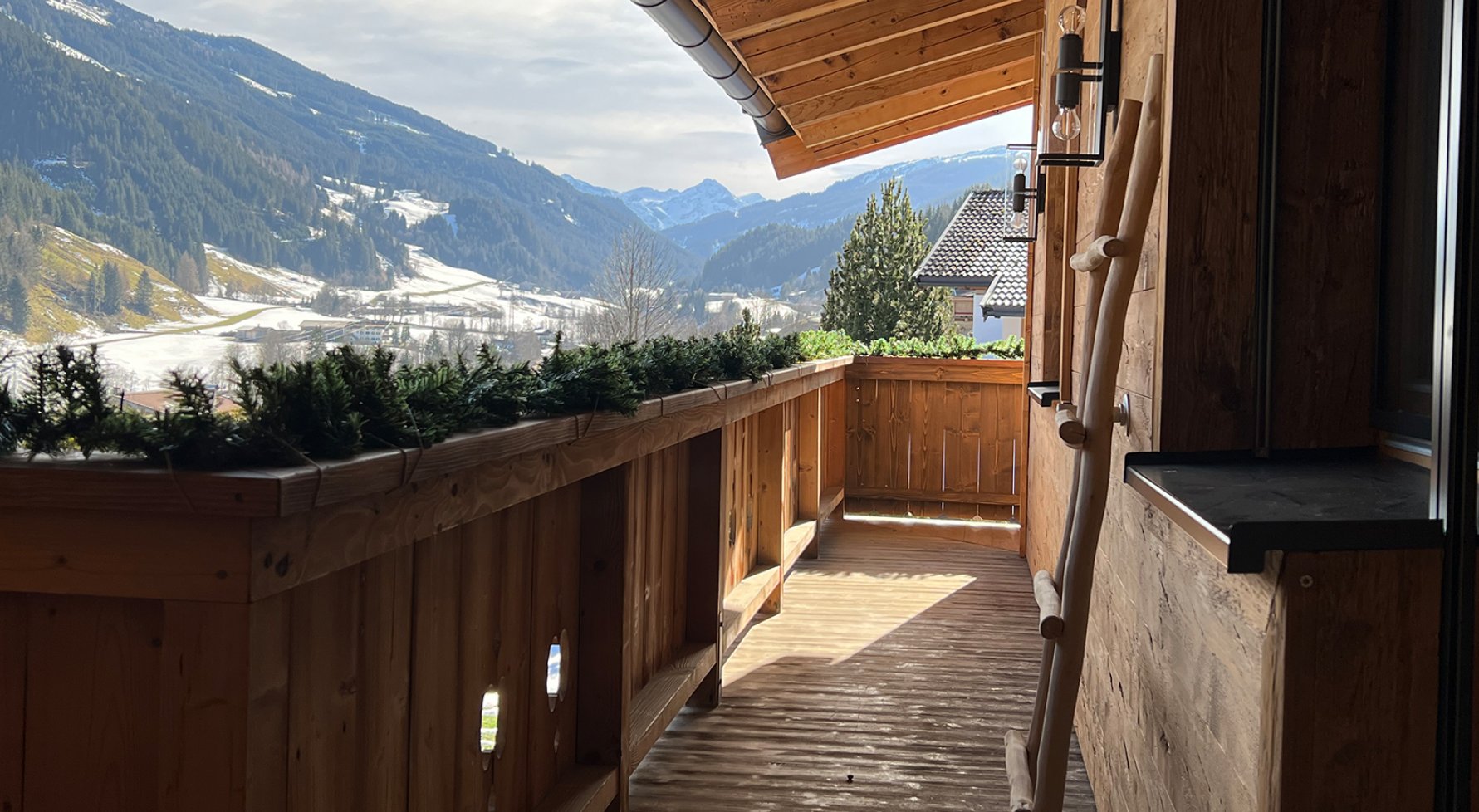 Immobilie in 6373 Kitzbühel - Jochberg: MODERNE TRIFFT TRADITION! Wunderschöne Terrassenwohnung in direkter Skiliftnähe - bild 1
