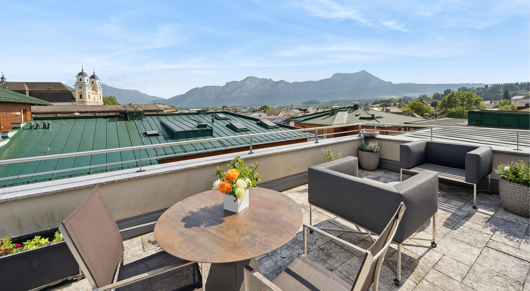 Property in 5310 Salzkammergut - Mondsee : Mondsee – high above the basilica! Stylish penthouse with spectacular 360° views - picture 1