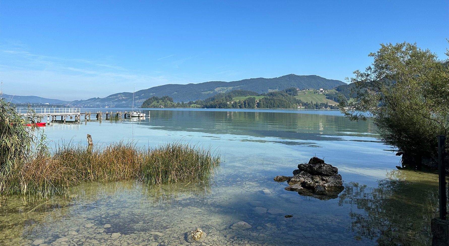 Property in 5310 Mondsee - St. Lorenz: Salzkammergut villa with its own 350 m² swimming area on the beautiful Mondseelake - picture 1