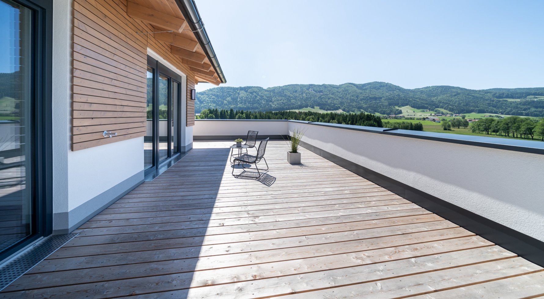 Property in 5310 Mondsee / Salzkammergut: MONDSEE Fantastic penthouse with approx. 143 m² roof terrace! - picture 1