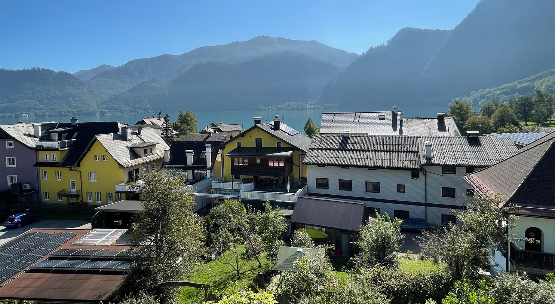 Property in 4866 Unterach am Attersee: Semi-detached house with 200 m² and magical Attersee view! - picture 1