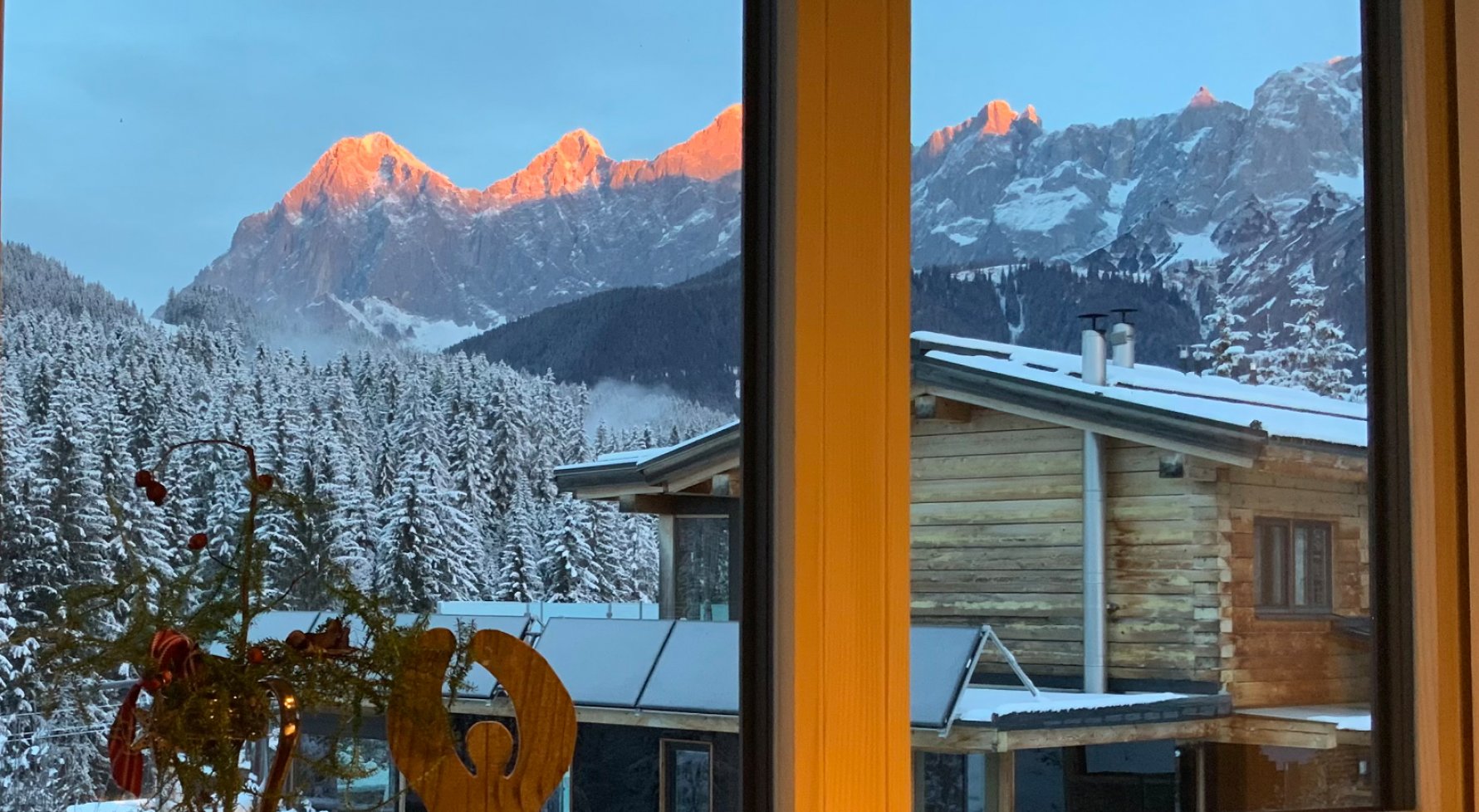 Property in 8972 Steiermark - Ramsau am Dachstein: The Dachstein at your feet! Alpine chalet in a panoramic location - picture 1
