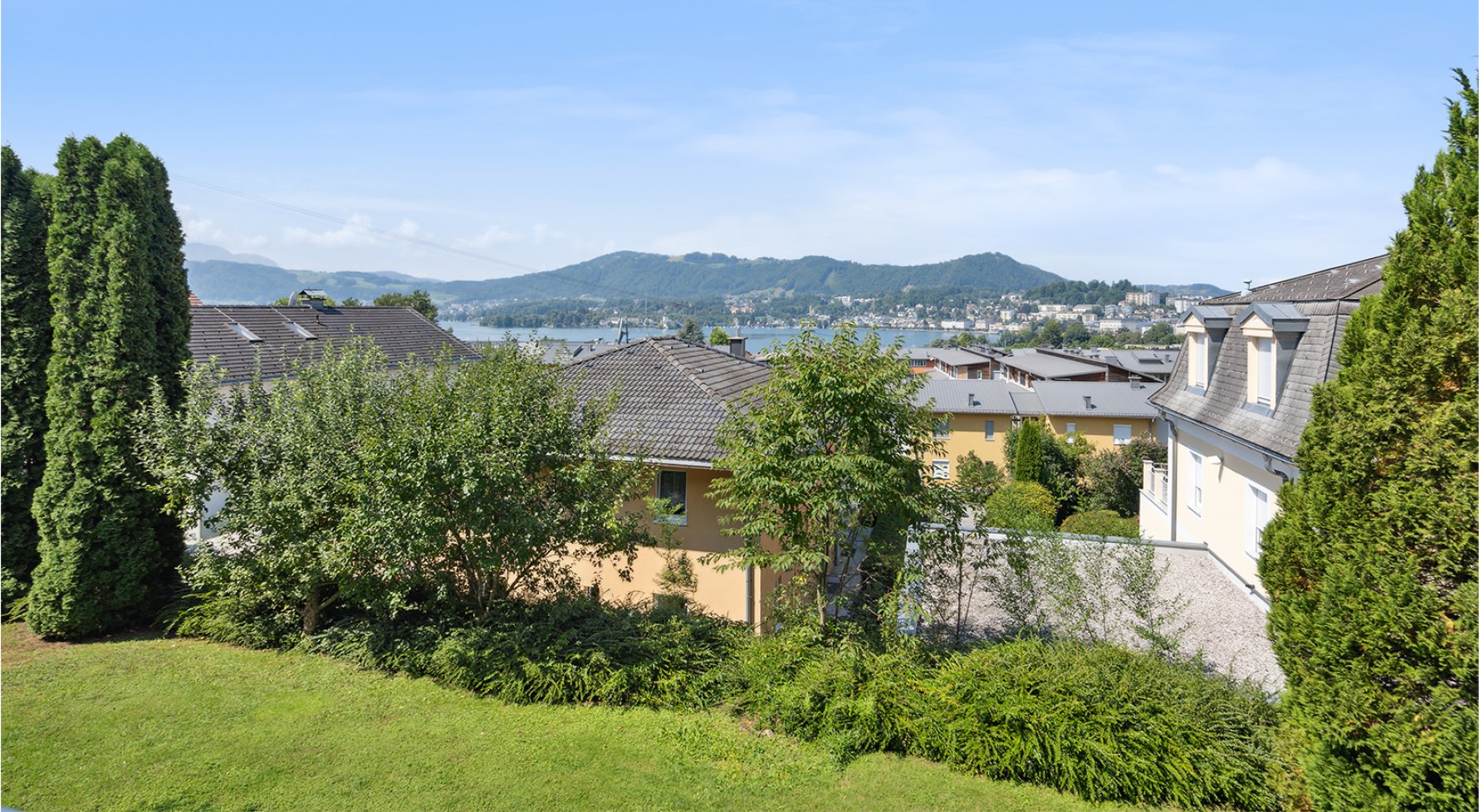 Property in 4810 Salzkammergut - Gmunden : Salzkammergut - Majestic villa with fantastic lake panorama - picture 1