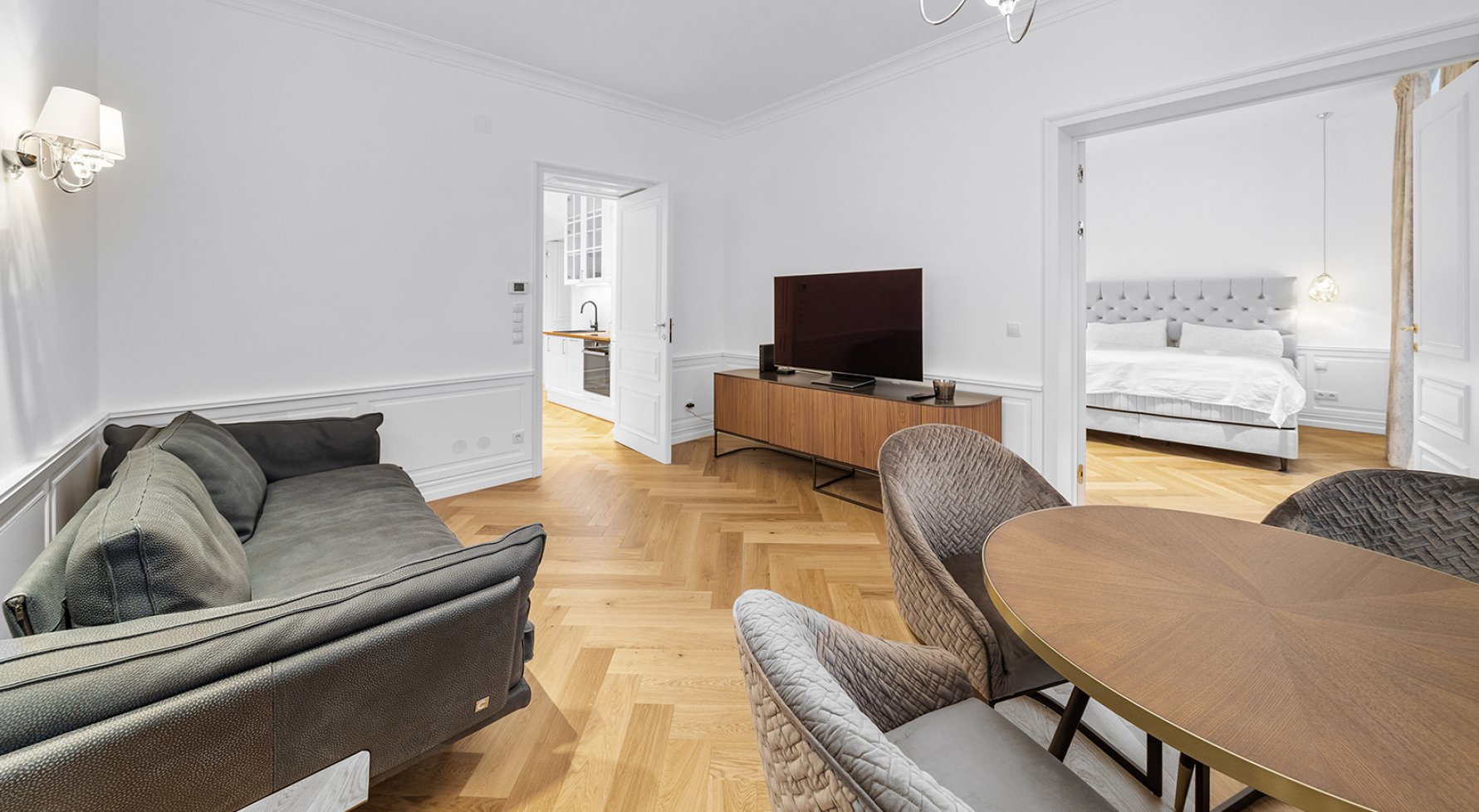 Property in 1010 Wien, 1. Bezirk: Beautifully renovated 3-room old building in Grünangergasse behind St. Stephen's C - picture 1