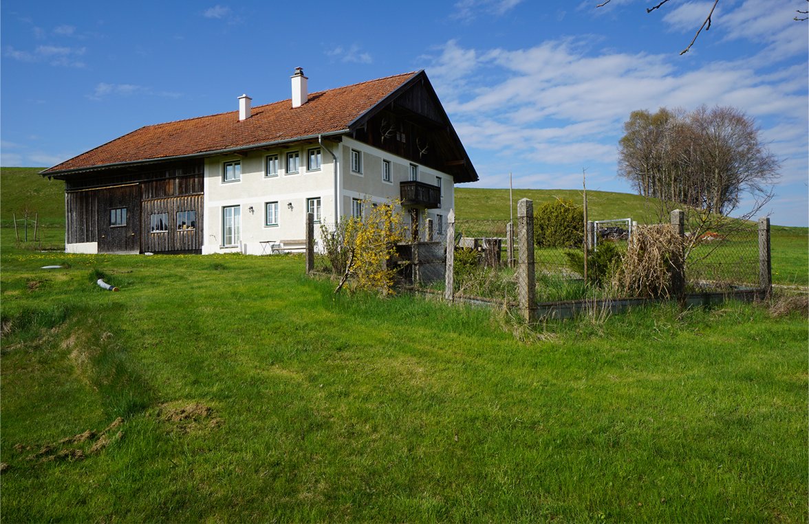 Property in 4920 Kobernaußer Wald : Farm house in a secluded location on approx. 1.9 hectares of land - picture 2