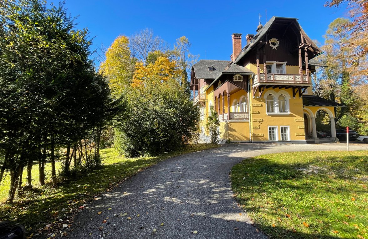 Immobilie in 4820 Bad Ischl / Salzkammergut: Salzkammergut-Villa von 1897 in Alleinlage auf 12.000 m² Grund - bild 3