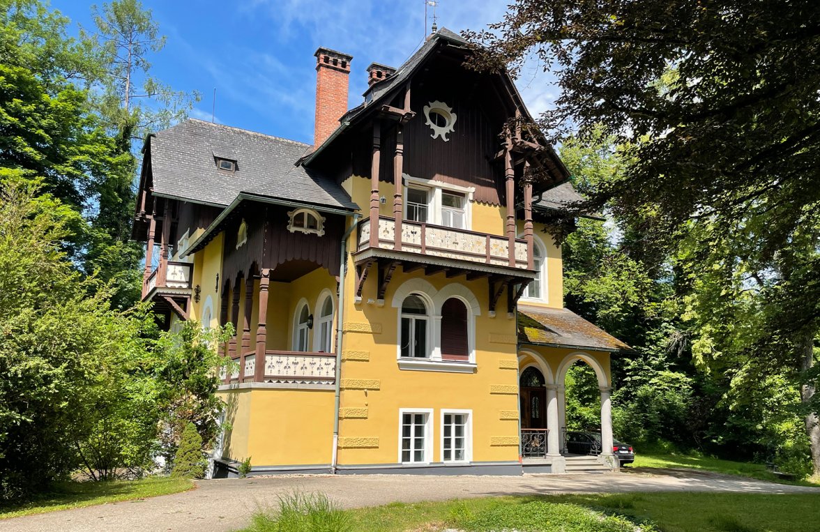 Property in 4820 Bad Ischl / Salzkammergut: Salzkammergut villa from 1897 in a secluded location on a 5,7 ha plot of land - picture 6