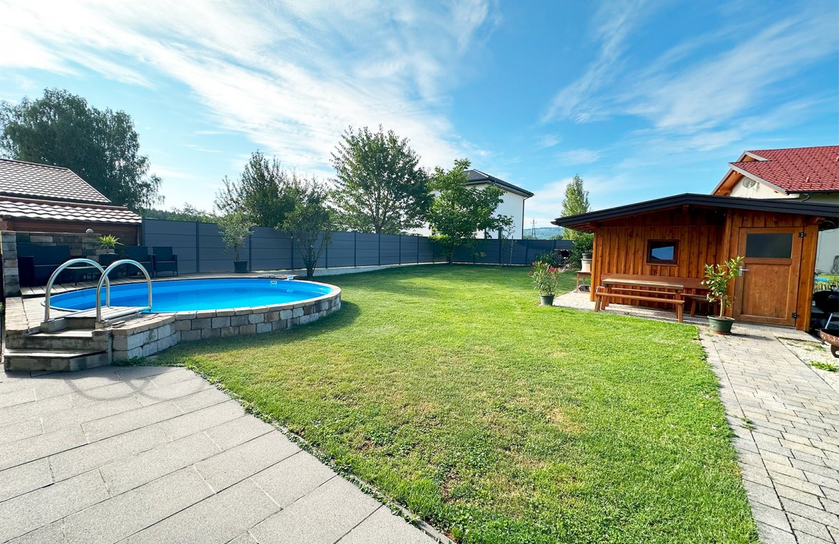 Immobilie in 5221 Lochen am See: LOCHEN AM SEE! Einfamilienhaus mit Pool und großem Grundstück! - bild 1