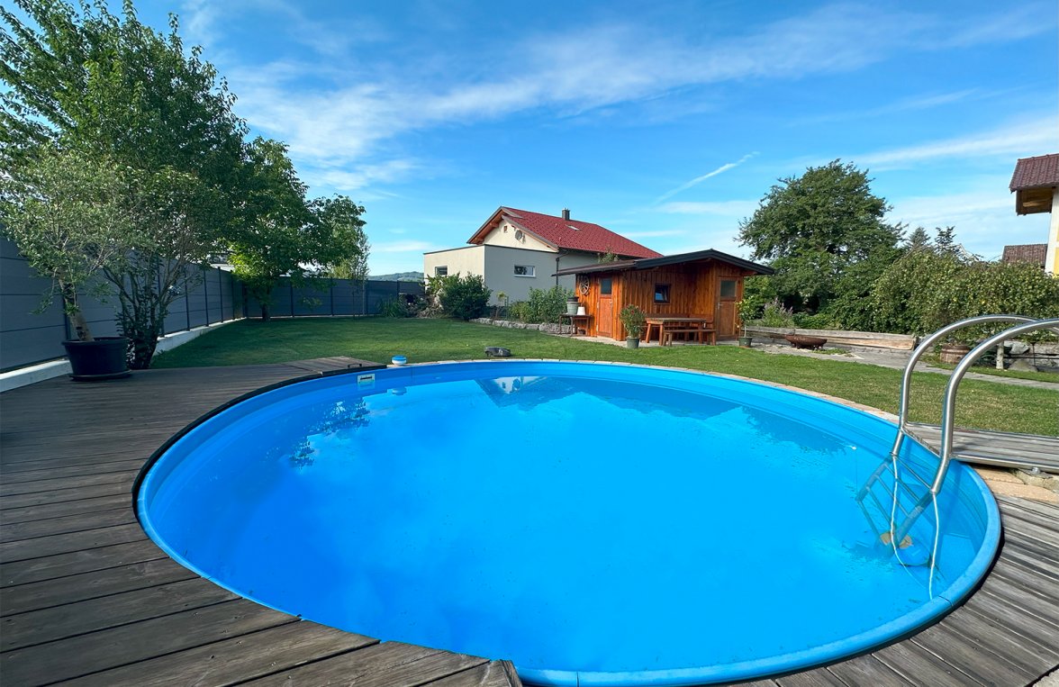 Property in 5221 Lochen am See: LOCHEN AM SEE! Family home with pool and large plot! - picture 4