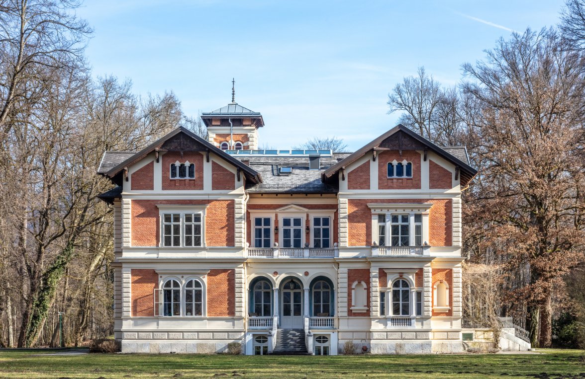 Immobilie in 5020 Salzburg - Anif: Absolute Alleinlage - Historische Villa auf 3,1 ha eingezäuntem Parkgrund - bild 5