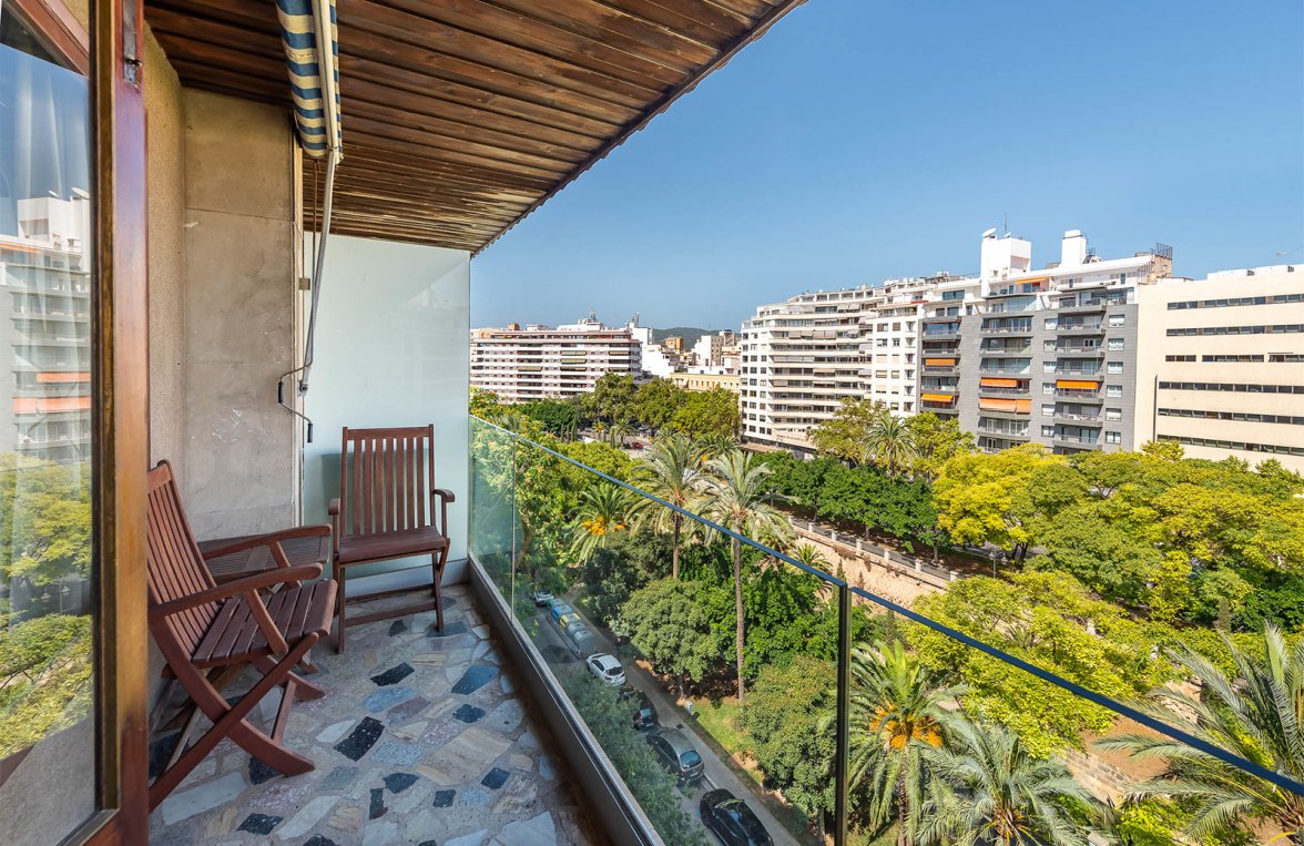 Property in 07003 Spanien - Palma de Mallorca: Location, location, location! 170 m² flat in need of renovation in the center - picture 4