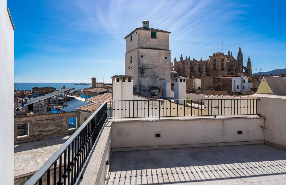 Property in 07001 Palma de Mallorca: A RARE FIND: Apartment with terrace and sea views in Palma - picture 6