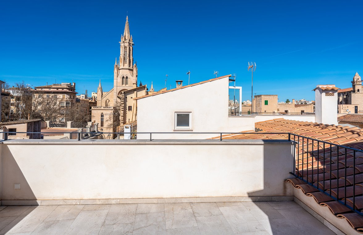 Immobilie in 07001 Palma de Mallorca: WOHNHIGHLIGHT: Altstadthaus in Palma mit 4 luxuriösen Wohnungen - bild 1