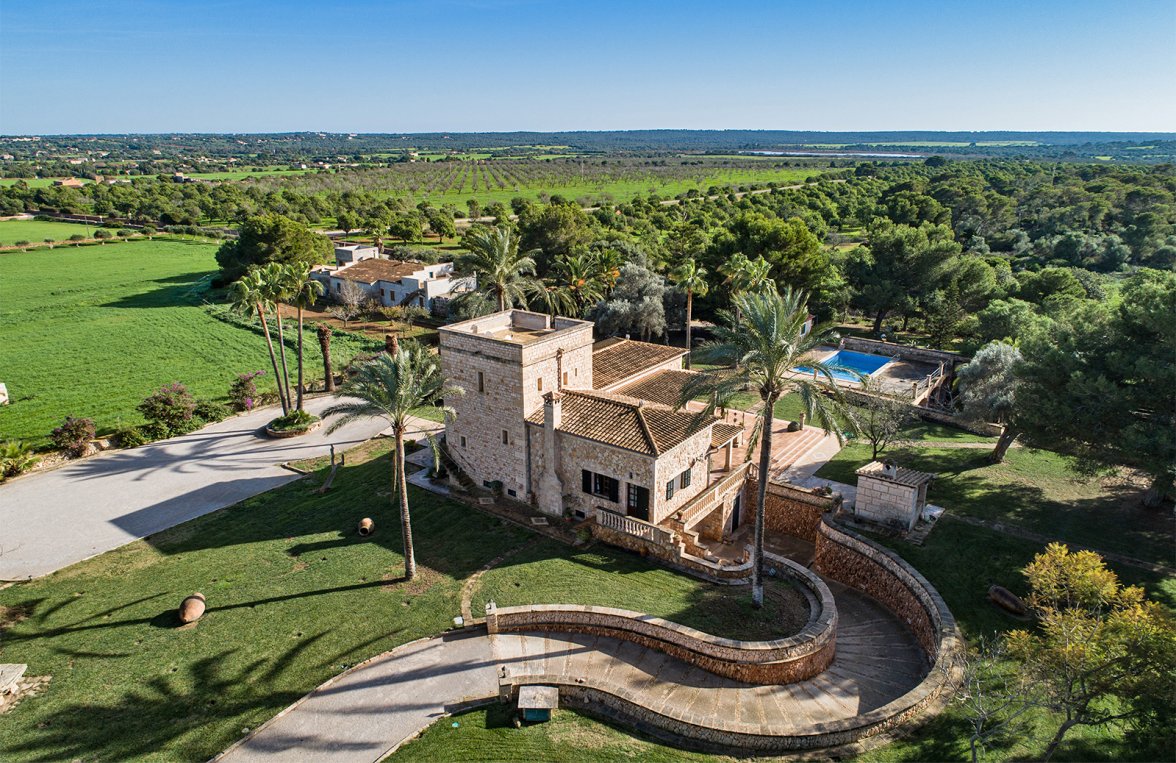 Immobilie in 07640 Spanien - Ses Salines: Eindrucksvolle Villa mit Privatsphäre bei Ses Salines mit Ferienvermietungslizenz - bild 6