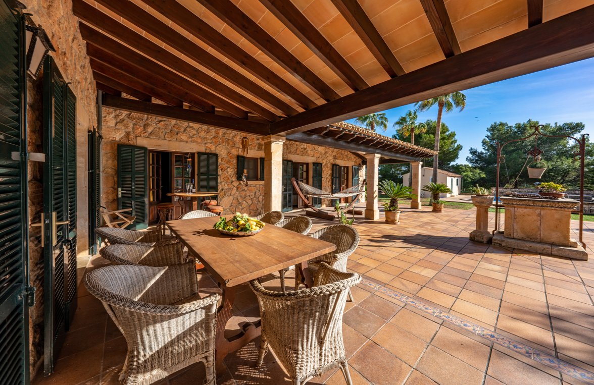 Immobilie in 07640 Spanien - Ses Salines: Eindrucksvolle Villa mit Privatsphäre bei Ses Salines mit Ferienvermietungslizenz - bild 1