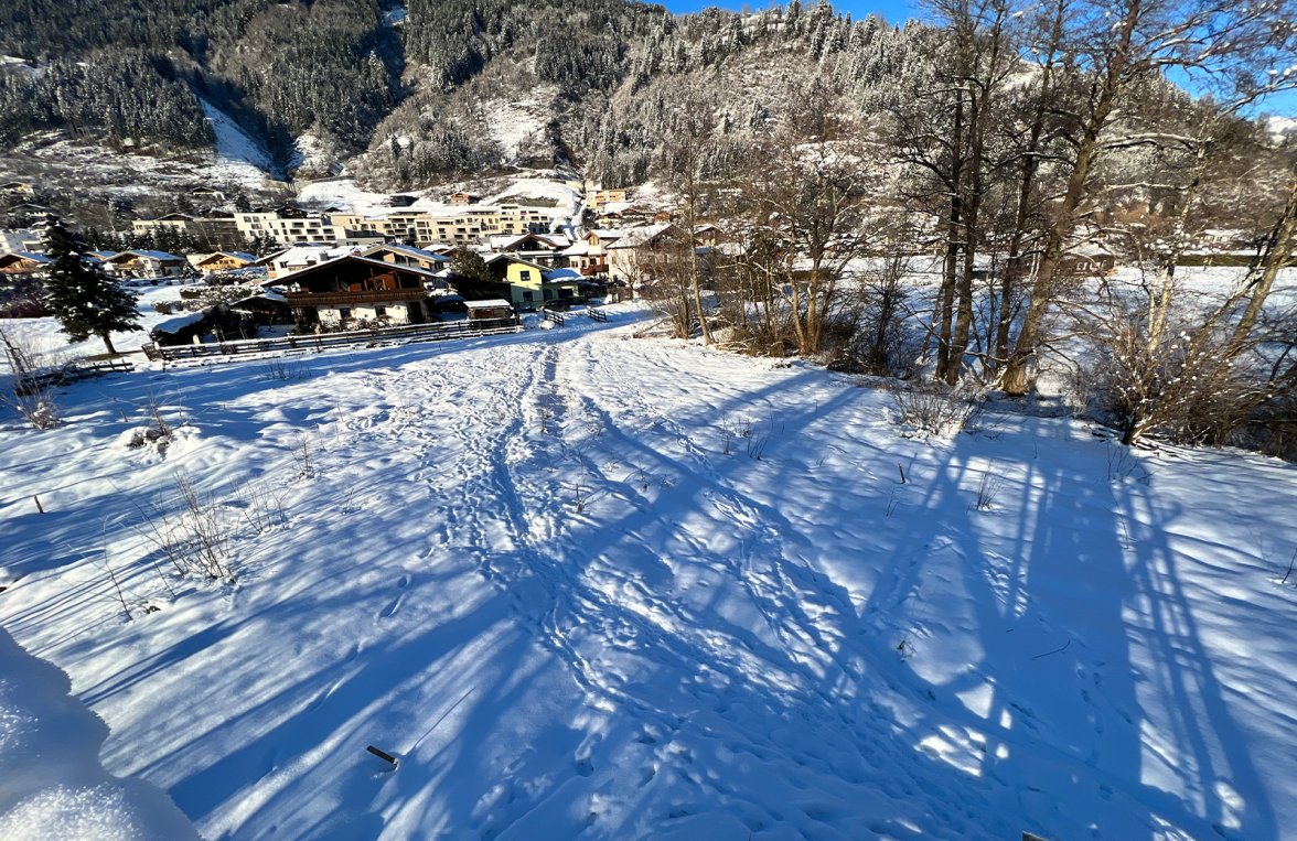 Property in 5700 Zell am See: Building plot with approx. 3.305 sqm right next to GC Zell am See - picture 2