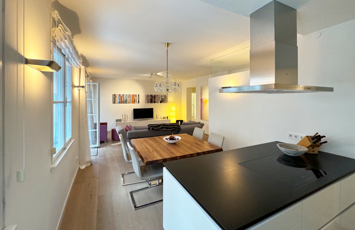 Property in 5020 Salzburg - Altstadt: Modern, furnished 2-room apartment with balcony in the heart of Salzburg's center - picture 1