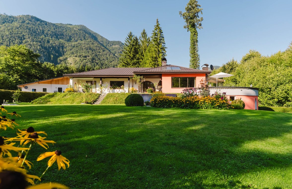 Property in 5360 Salzkammergut - St. Wolfgang : Country house on the golf course – Quality of life in the Salzkammergut region - picture 1