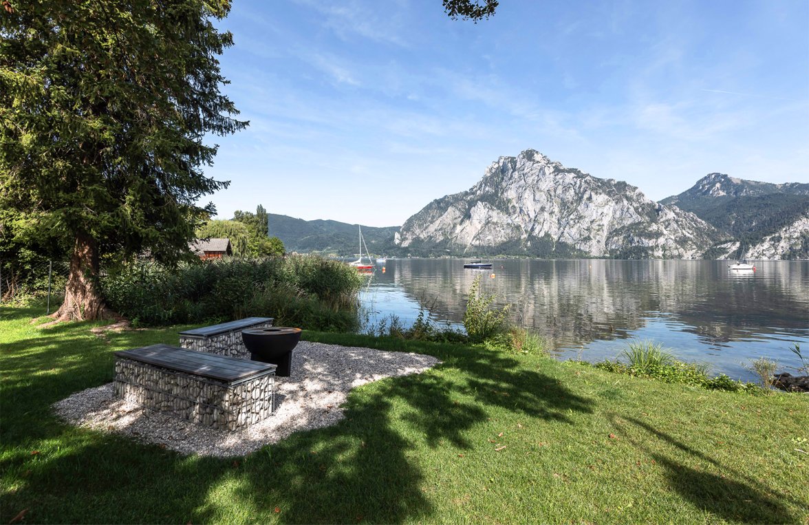 Property in 4801 Salzkammergut - Traunkirchen am Traunsee: Ultimate lakeside feeling! Maisonette on Lake Traunsee with private bathing area - picture 6