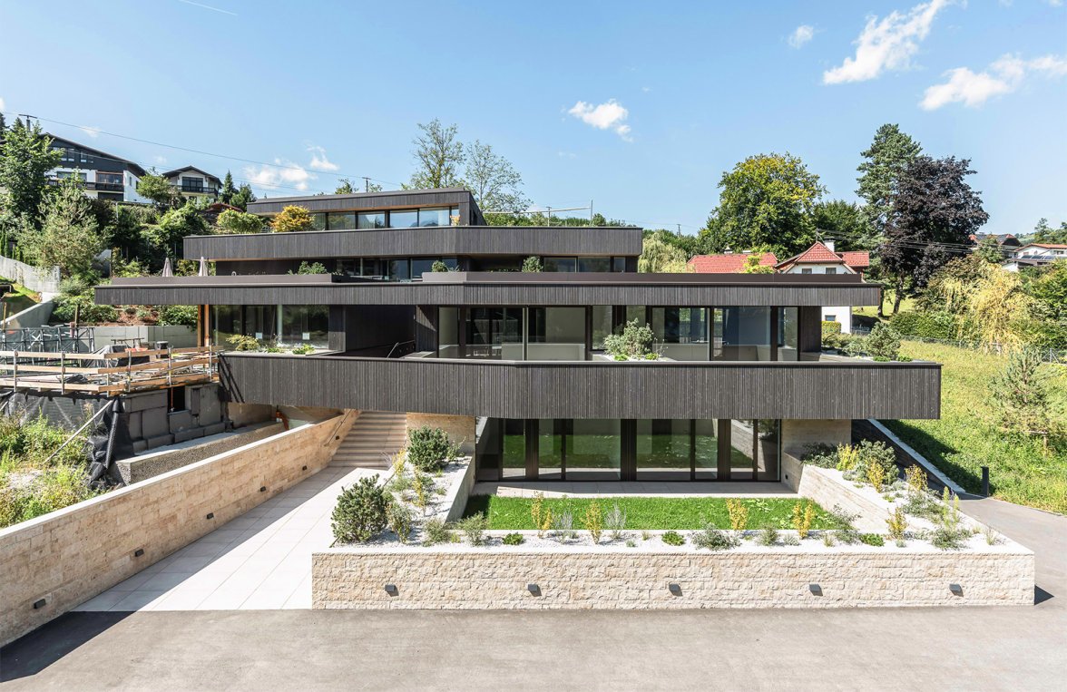 Property in 4801 Salzkammergut - Traunkirchen am Traunsee: Ultimate lakeside feeling! Maisonette on Lake Traunsee with private bathing area - picture 2