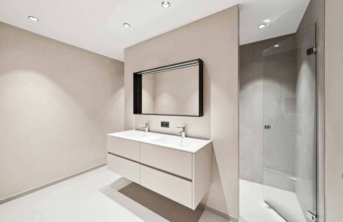 Property in 6365 Kitzbüheler Alpen - Kirchberg in Tirol: Love at first sight! Spectacular view of the “Streif” from your own sun terrace - picture 6