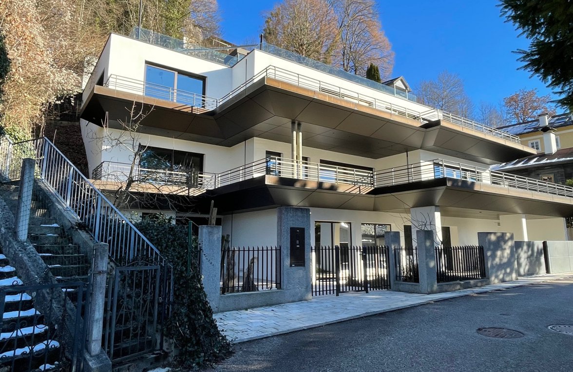 Immobilie in 5310 Mondsee / Salzkammergut: Im Zentrum - Puristische Villa der Superlative mit Rooftop-Pool! - bild 2
