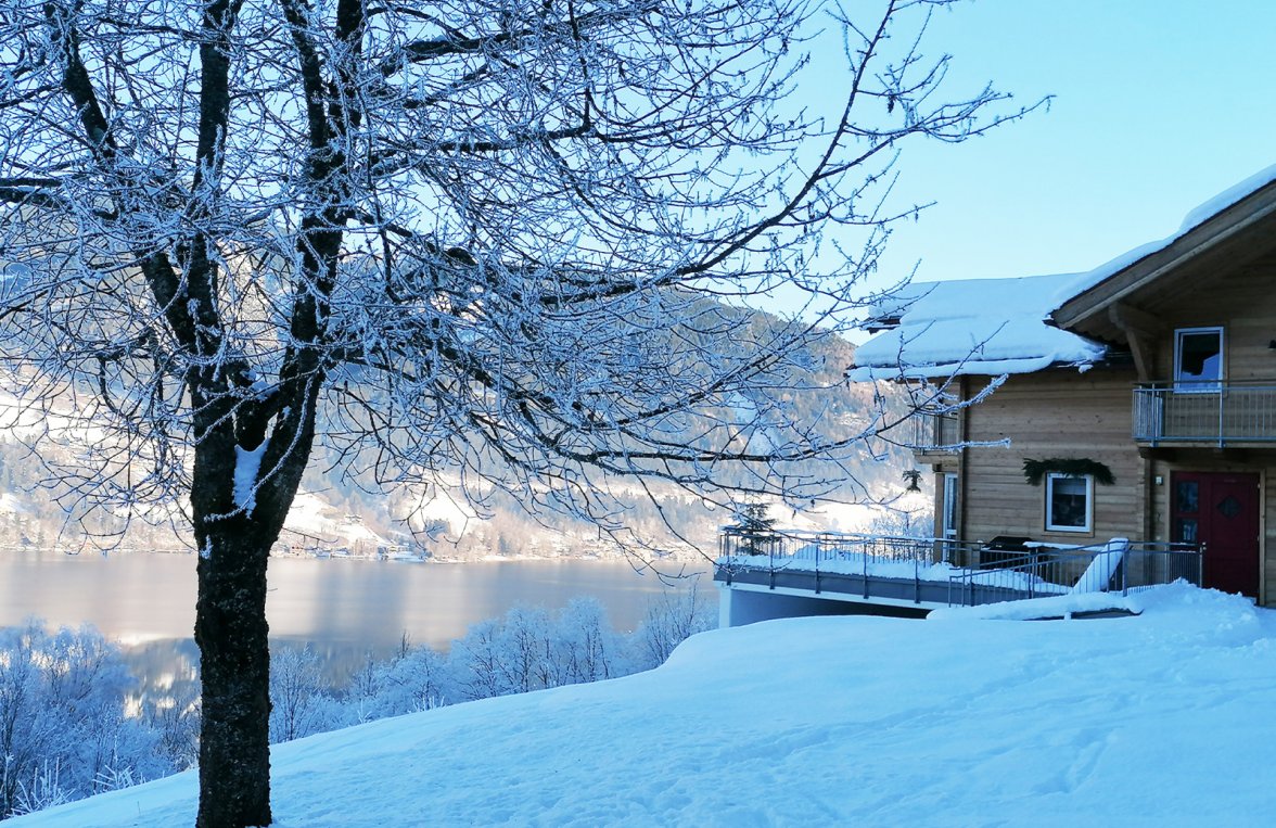 Immobilie in 5700 Zell am See: Zauberhaft glitzert der ZELLER SEE!  Alpen-Chalet in zentrumsnaher Alleinlage - bild 3