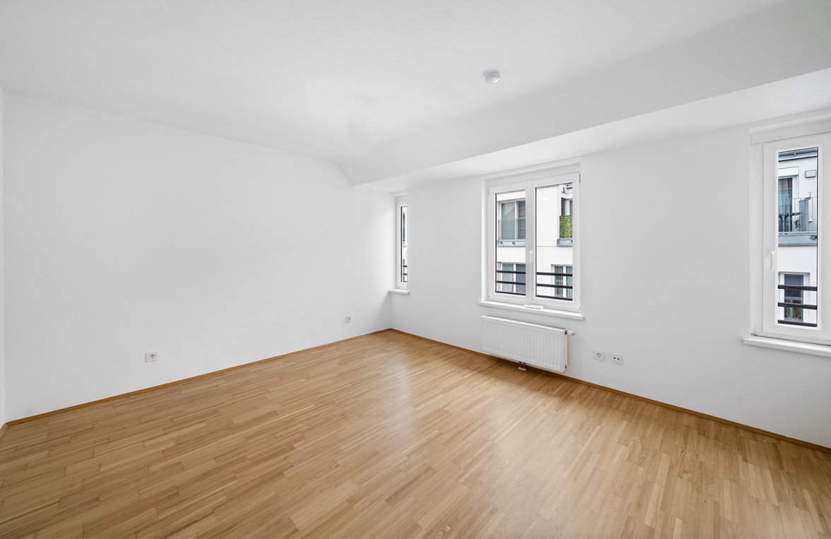 Property in 1170 Wien, 17. Bezirk: Renovated attic flat with open space! - picture 3