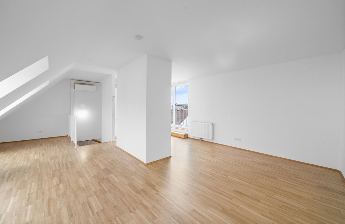 Property in 1170 Wien, 17. Bezirk: Renovated attic flat with open space! - picture 2