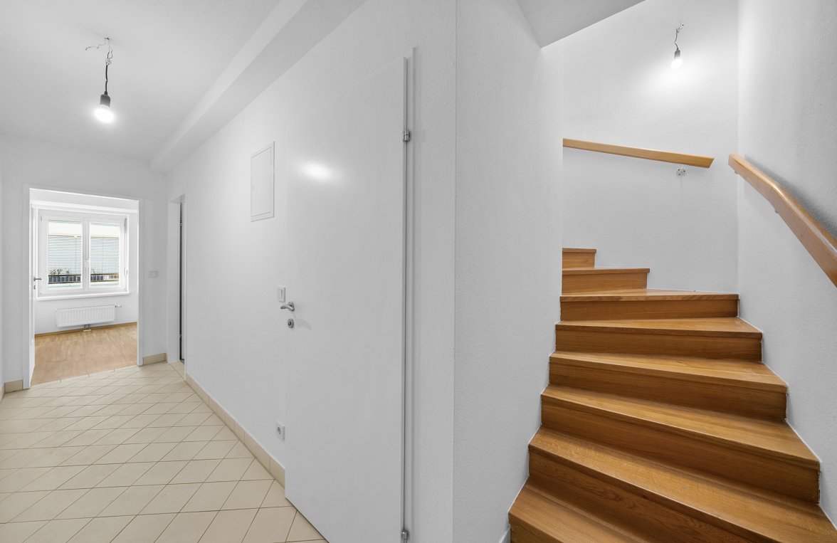 Property in 1170 Wien, 17. Bezirk: 2 room attic apartment in renovated old building with outdoor space - picture 2