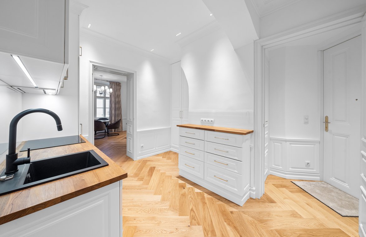 Property in 1010 Wien, 1. Bezirk: Beautifully renovated 3-room old building in Grünangergasse behind St. Stephen's C - picture 2