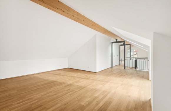 Immobilie in 83395 Bayern - Freilassing : Stylisch moderne Dachgeschoßwohnung - für alle die das Besondere suchen!