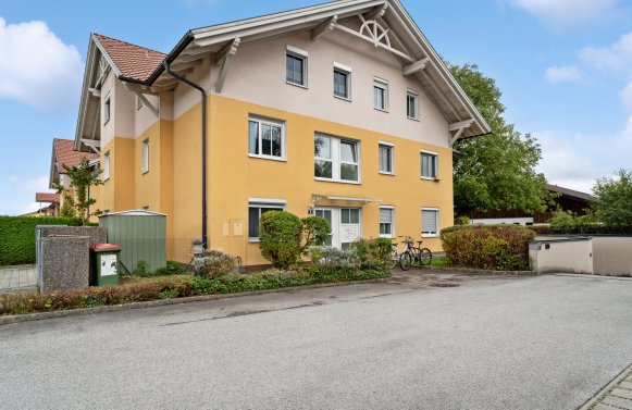 Property in 5071 Wals - Himmelreich: Spacious attic flat with extravagant high ceilings