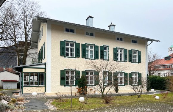 Immobilie in 83435 Bayern - Bad Reichenhall: Historische Villa aus 1882 unweit vom Kurzentrum
