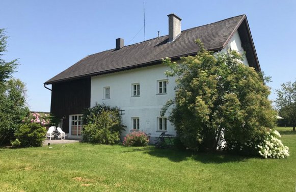 Property in 5274 Oberösterreich - Innviertel: Unique farmhouse for horse lovers with 4 paddock boxes