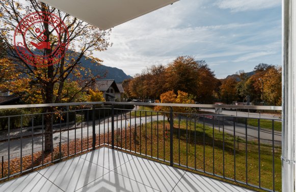 Immobilie in 83435 Bayern - Bad Reichenhall: Raumwunder! Wohnen mit sonnigem Südbalkon und herrlichem Blick auf den Schönberg