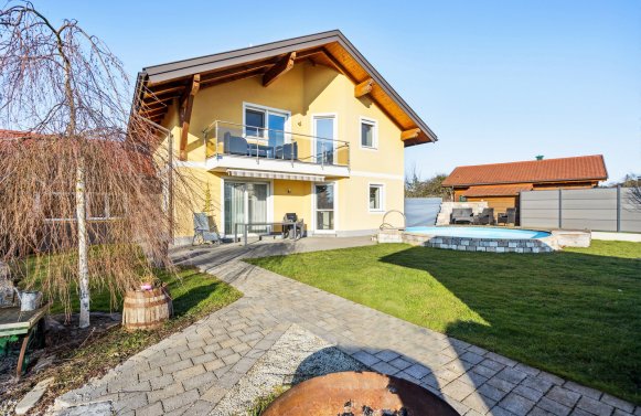 Immobilie in 5221 Lochen am See: Einfamilienhaus mit Pool in ruhiger Wohnlage