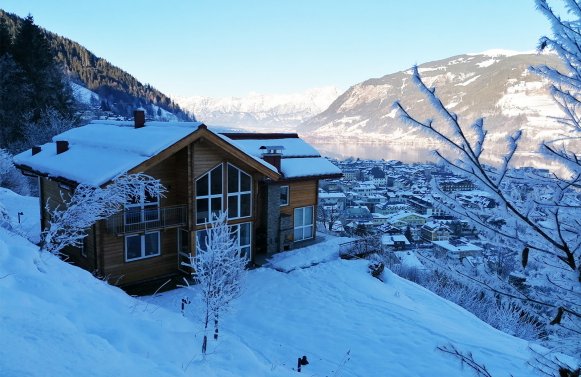 Immobilie in 5700 Zell am See: Zauberhaft glitzert der ZELLER SEE!  Alpen-Chalet in zentrumsnaher Alleinlage