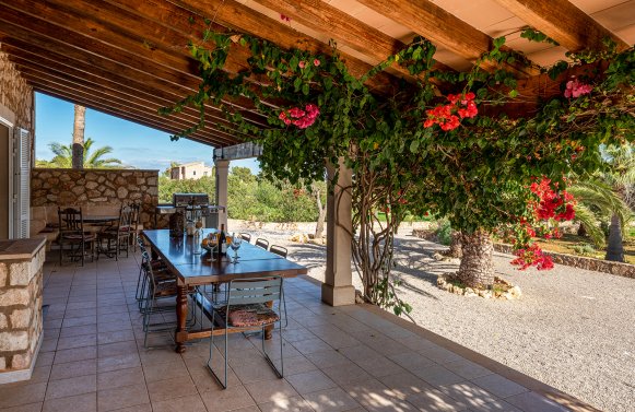 Property in 07670 Spanien - Portocolom: Finca with panoramic views of Portocolom with rental licence