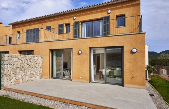 Immobilie in 07196 Spanien - Es Capdella: Neubau Doppelhaushälfte mit Pool und Garten in Es Capdella