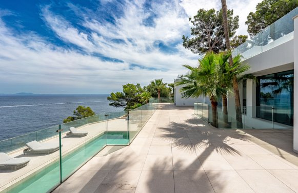 Immobilie in 07181 Mallorca -  Cala Vinyas: Villa Deluxe mit gigantischem Blick - direkt am Meer mit eigenem Meerzugang