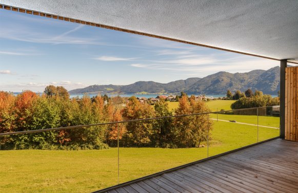 Immobilie in 4865 Salzkammergut - Attersee - Parschallen am Attersee: Augenweide am Wasser! Dachgeschosswohnung am zauberhaften Attersee