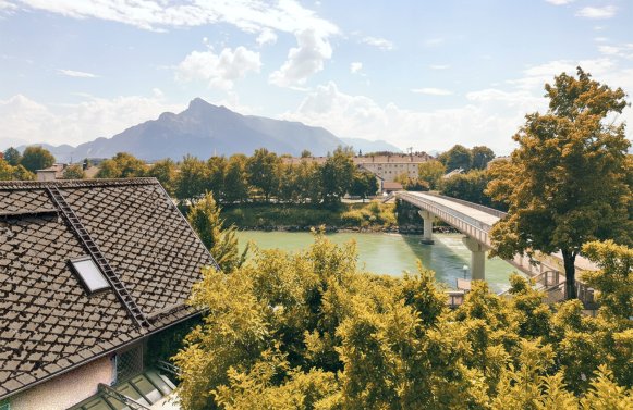 Property in 5020 Salzburg - Aigen: Ignaz-Rieder-Kai: family home in Salzburg directly on the Salzach River