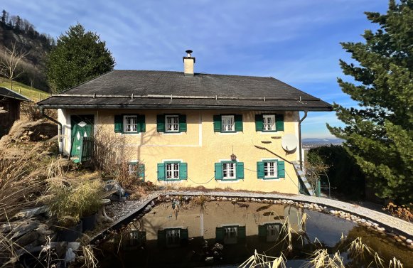 Property in 5400 Salzburg - Hallein - Au: Quaint farmhouse with lots of charm and history in a secluded location!