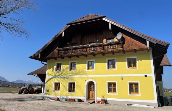 Property in 5020 Salzburg - Leopoldskron-Moos: A RARE FIND! Farmhouse in the city of Mozart on 2.4 ha and in a secluded location