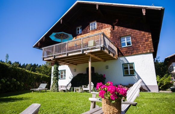 Property in 5423 Salzburg - St. Koloman: Elegant country house in a sunny panoramic location with 360° mountain views!