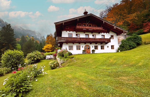 Immobilie in 5091 Salzburg - Unkenberg: Ein Juwel in einzigartiger Lage! Bauernhaus auf 900 m Seehöhe