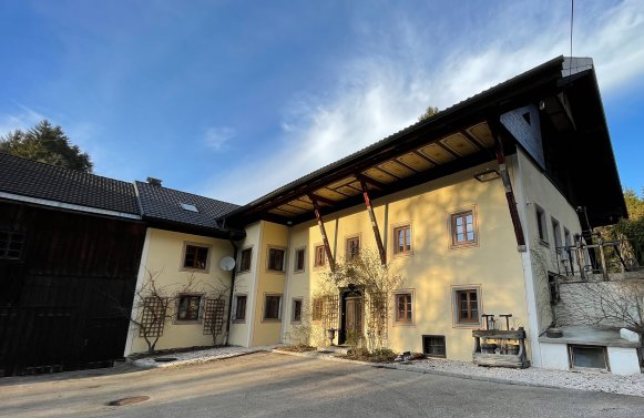 Property in 5310 Mondsee / Salzkammergut: Mill with private power station on the stream! 600 m² living area