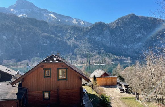 Property in 4866 Mondsee / Salzkammergut: Small treasure with lake-view to the Mondsee